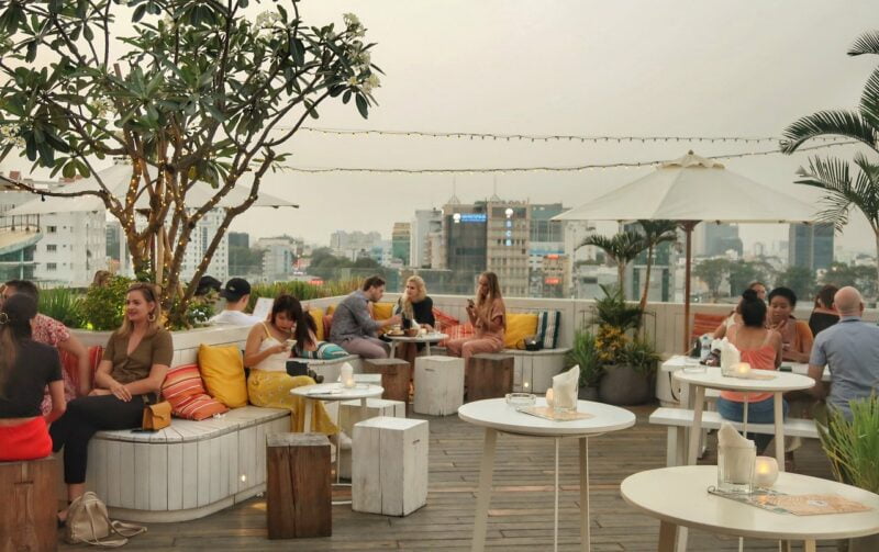 Banana Mama Rooftop Kitchen บาร์บนชั้นดาดฟ้าที่ดีที่สุดใน HCMC