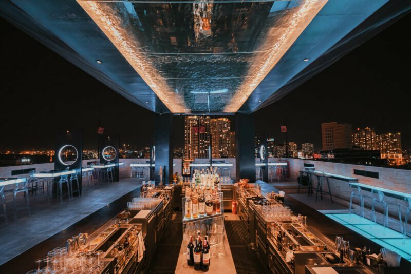 Zion Sky Lounge Makan Bar Atas Bumbung Terbaik Di Saigon