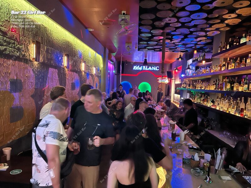 Stag Partys ในโฮจิมินห์ซิตี้ที่ Bar 22 Girl Bar 3