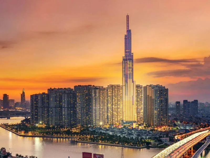 探索天空,然後放鬆身心:胡志明市地標 81 指南 1 胡志明市天際線上方的 Landmark 81 景色